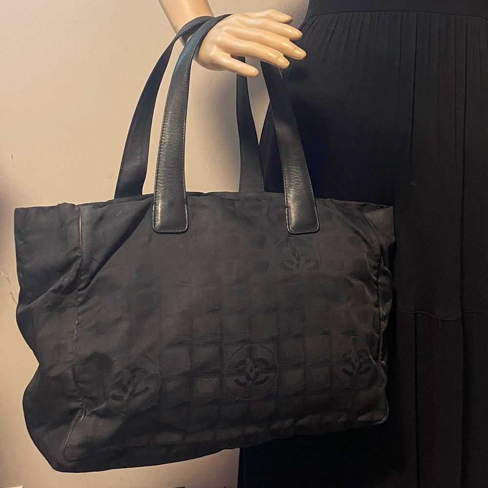 Chanel vintage travel line handbag